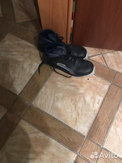 Лыжные ботинки