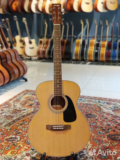 Акустическая гитара Новая