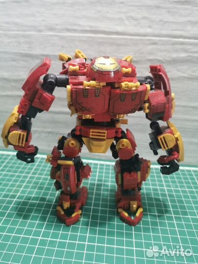 Лего халкбастер