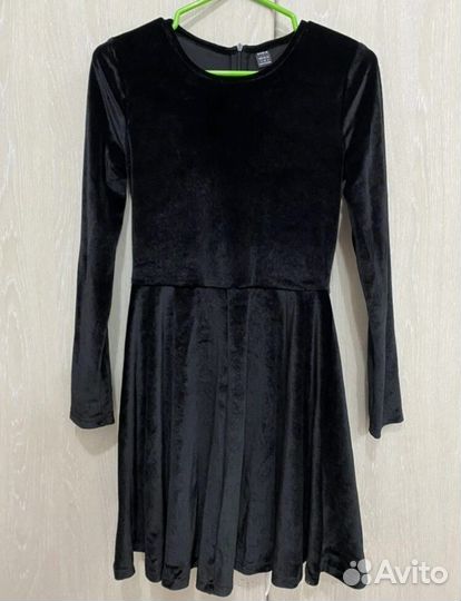 Черное короткое платье