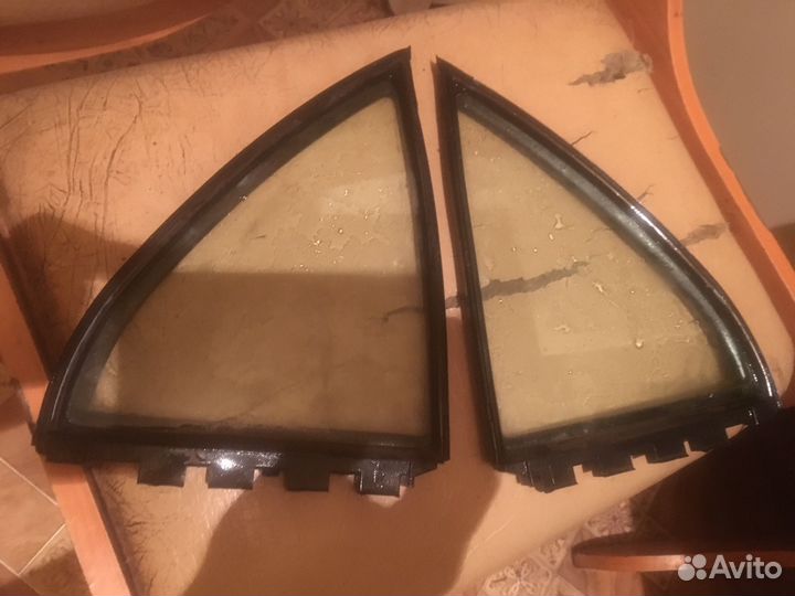 Форточка задней двери Тойота Королла 120