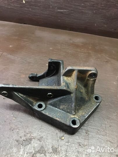 Кронштейн гидроусилителя руля Ford Fiesta JA