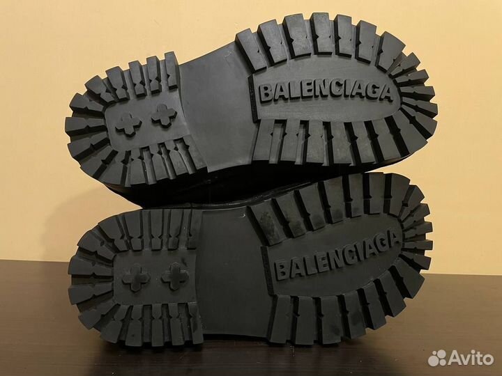 Ботинки Мунбуты Balenciaga Alaska Mid Черные