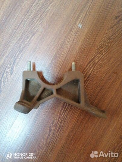 Кронштейн подшипника приводного вала Ford Focus 2