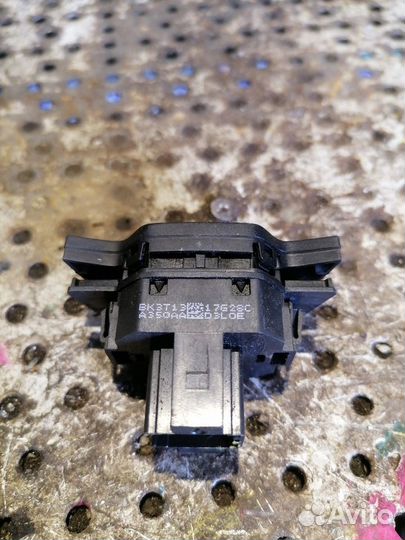 Кнопка аварийной сигнализации Ford Transit (8) 201