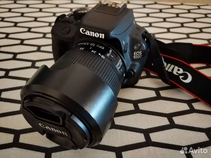 Зеркальный фотоаппарат Canon 100d