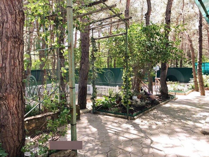 Дом 200 м² на участке 8 сот.