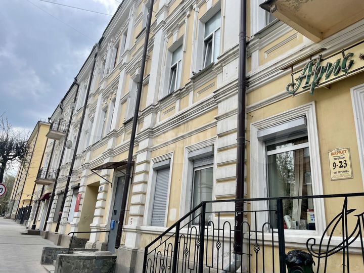 3-к. квартира, 93 м², 3/3 эт.