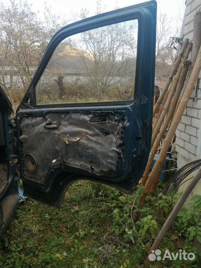 Дверь правая и левая перед, для Истаны Санг Иенг