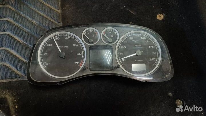Панель приборов Peugeot 307