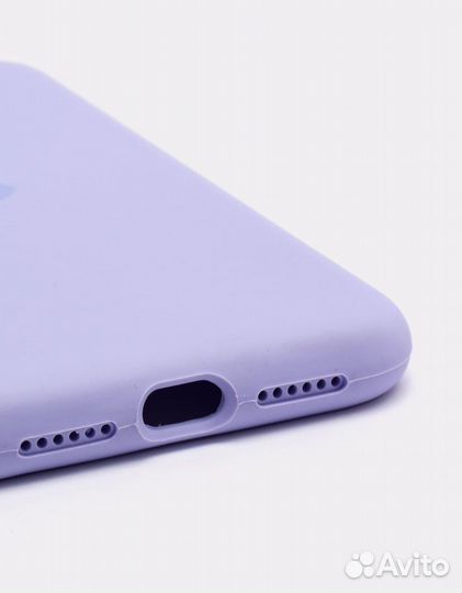 Силиконовый чехол на iPhone 11