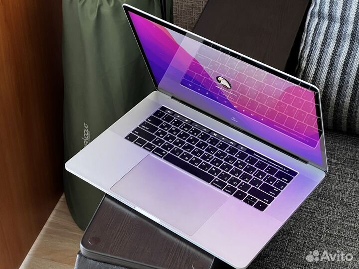 Macbook pro 15 256 2017