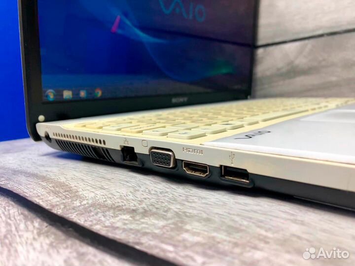 Sony AMD/Radeon/SSD/15.6