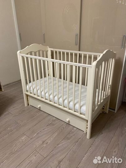 Кроватка Гандылян маятник