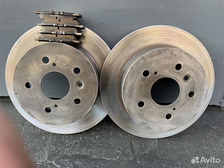 Тормозные диски и колодки Тойота