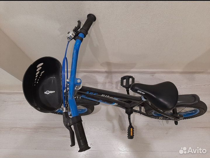 Детский велосипед четырехколесный