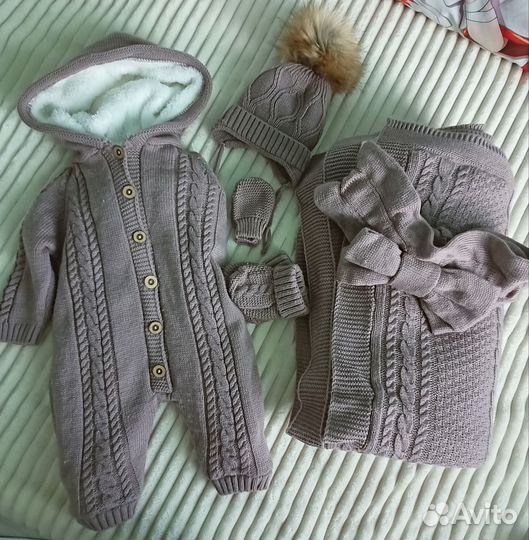 Комплект на выписку для двойни