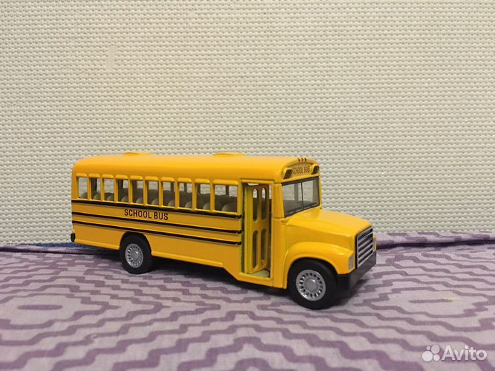 Модель коллекционная автобус школьный