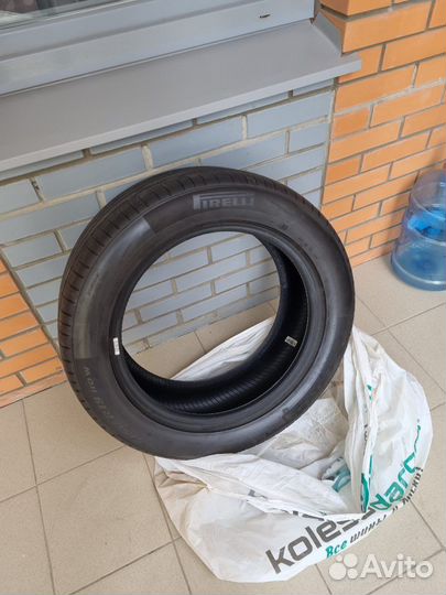 Pirelli P Zero Luxury Saloon 265/50 R19