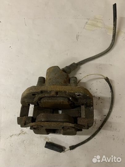 Передний тормозной суппорт BMW E39 E38 E83 E53