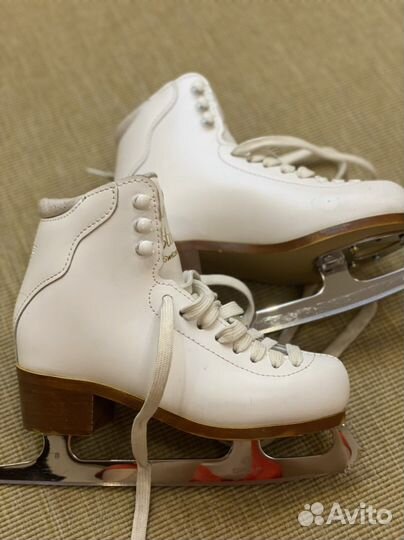 Фигурные коньки graf etude 32