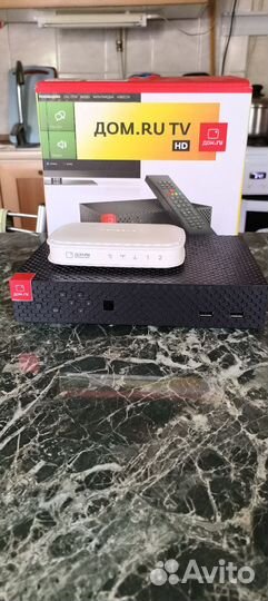 Цифровой приемник тв и роутер WiFi Дом.ру