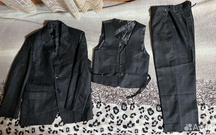 Пиджак и жилетка и брюки