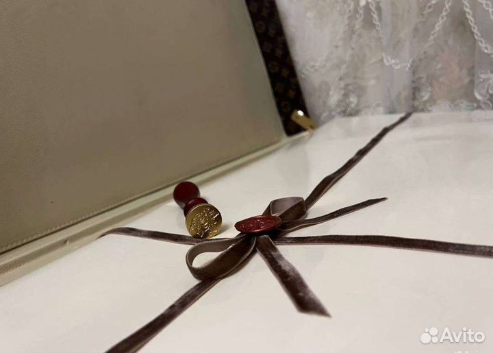 Оформление чемоданов для невест