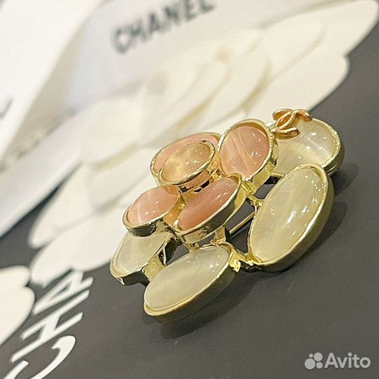 Брошь Chanel Camellia