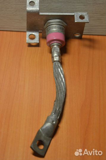 Диод силовой Д161-200