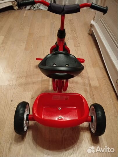 Трехколесный велосипед