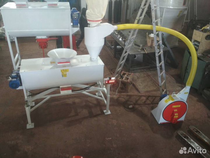 Кормосмеситель cв 1.1в наличии