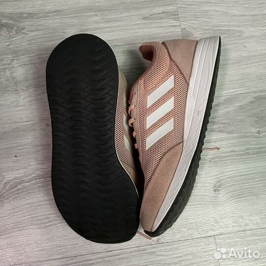 Кроссовки женские adidas run 70s