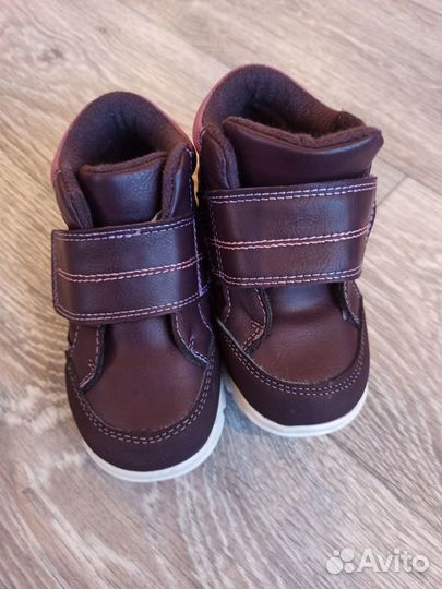 Ботинки для девочки демисезонные р-р24