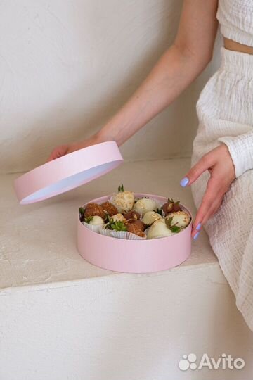 Боксы из клубники в шоколаде