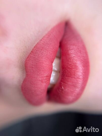 Перманентный макияж, татуаж бровей губ век