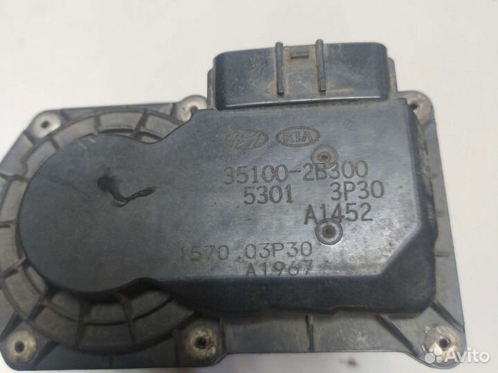 Заслонка дроссельная 351002B300 Hyundai Kia