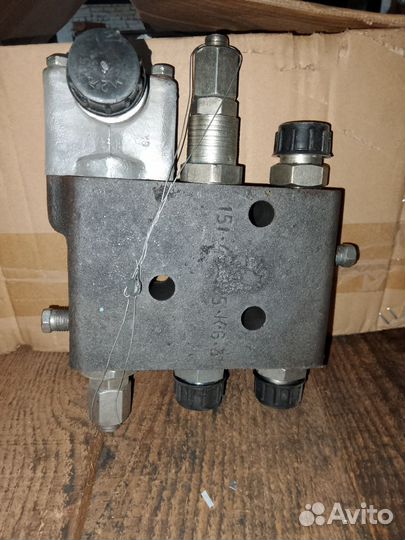 Клапан расхода 151.40.039-1 Т-150