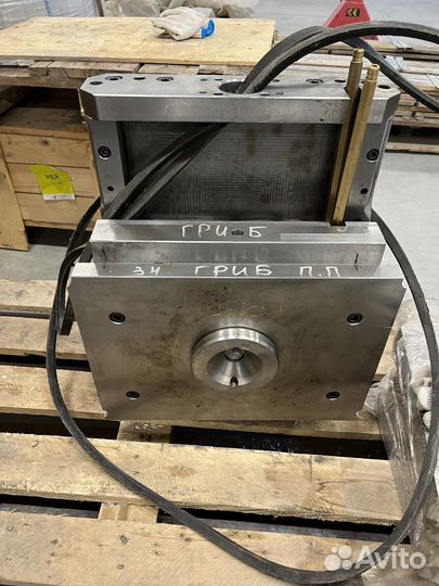 Прессформа дюбель 