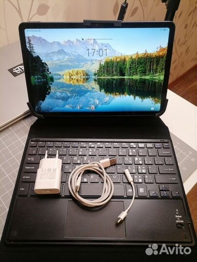 Планшет с чехлом-клавиатурой Huawei mate pad 2020