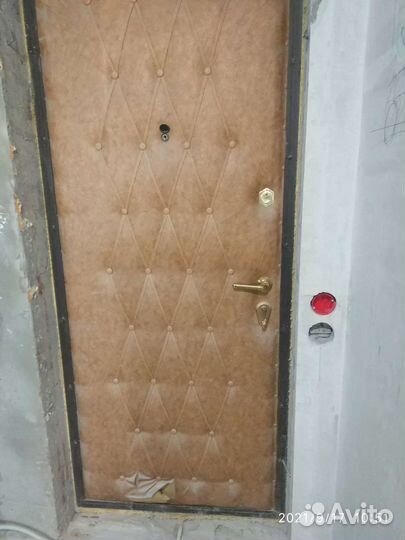 Дверь входная металлическая бу