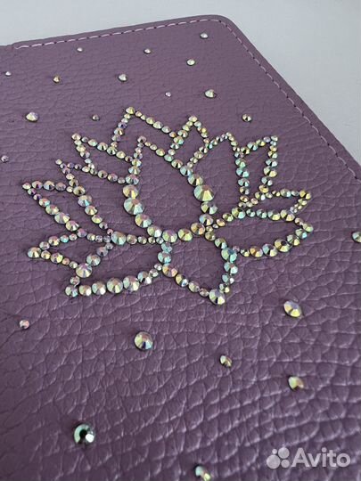 Инкрустация стразами