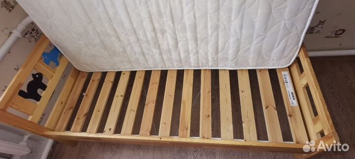 Детская кровать с матрасом