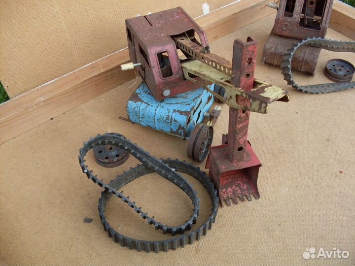 Игрушка экскаватор. СССР на реставрацию +запчасти