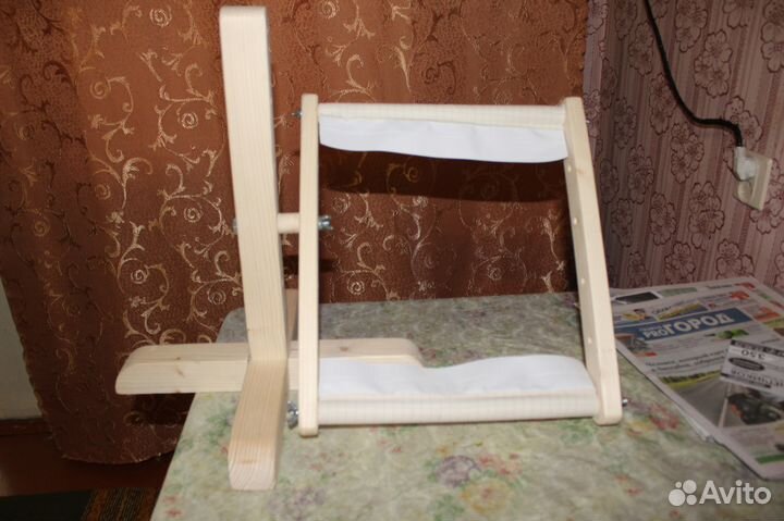 Стойка-пяльцы для вышивания