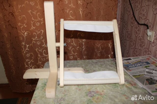 Стойка-пяльцы для вышивания