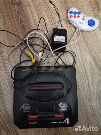 Продам игровую приставку Сега и картриджи к ней
