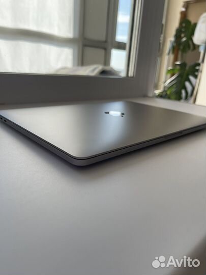 Macbook pro 13 2019 touch bar a2159