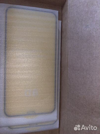 Защитное стекло на iPhone 11/XR