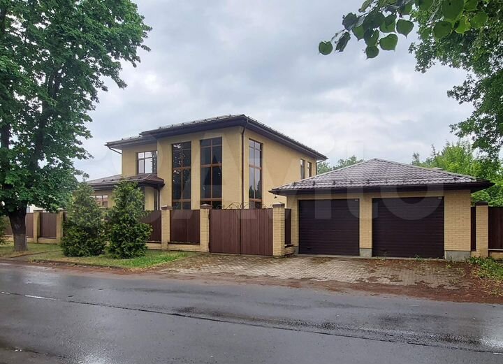 Дом 409 м² на участке 15,5 сот.